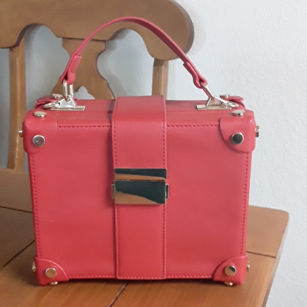 Nwot red gold detail box purse